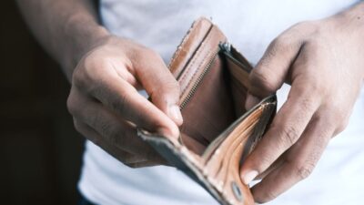 Tujuh Kebiasaan yang Diam-Diam Merusak Keuangan Rumah Tangga