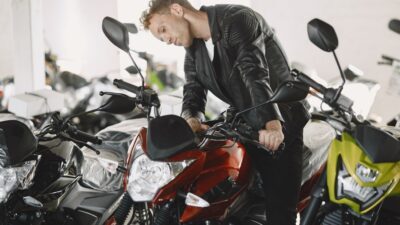 Sebelum Kredit Motor atau Mobil: Hitungan Utuh yang Sering Dilewatkan